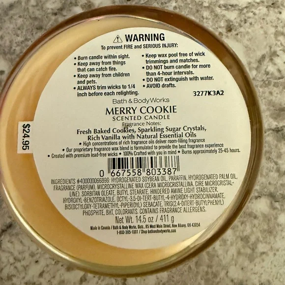 Bath & Body Works Merry Cookie Candle - Never Used - Brand New - Picture 2 of 3